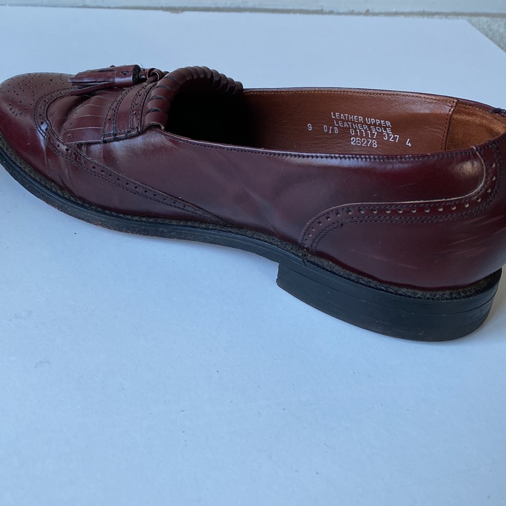 One pair of brown Bostonian Classic Dress Shoes with tassel - Picture 7 of 11